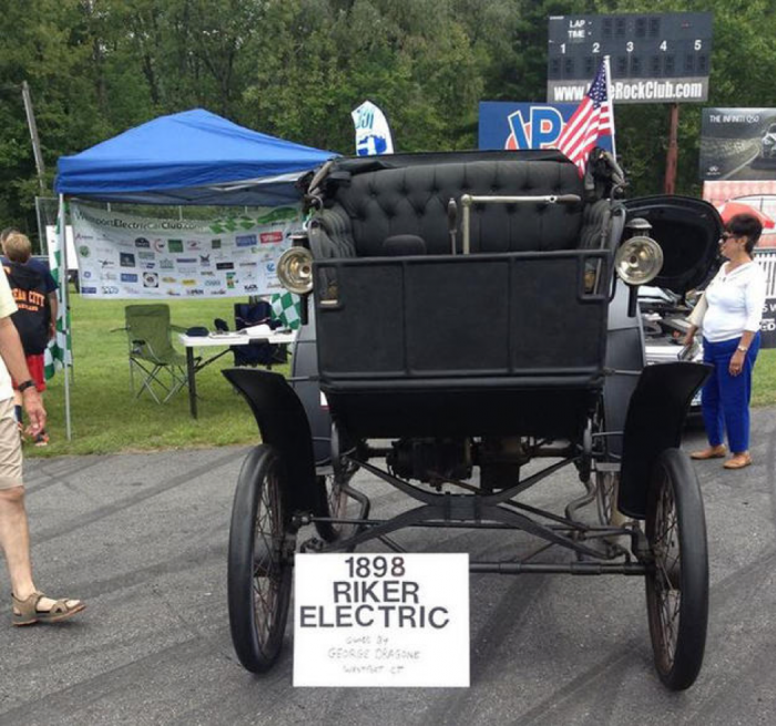 1898 Riker EV at Lime Rock Historic Fest