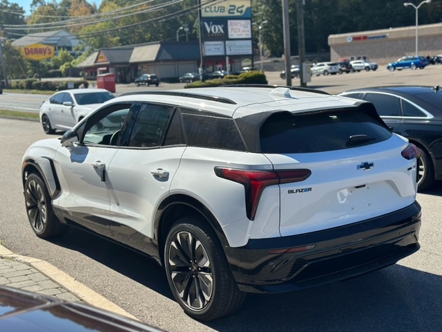 Chevy Blazer AWD 2024 Rear