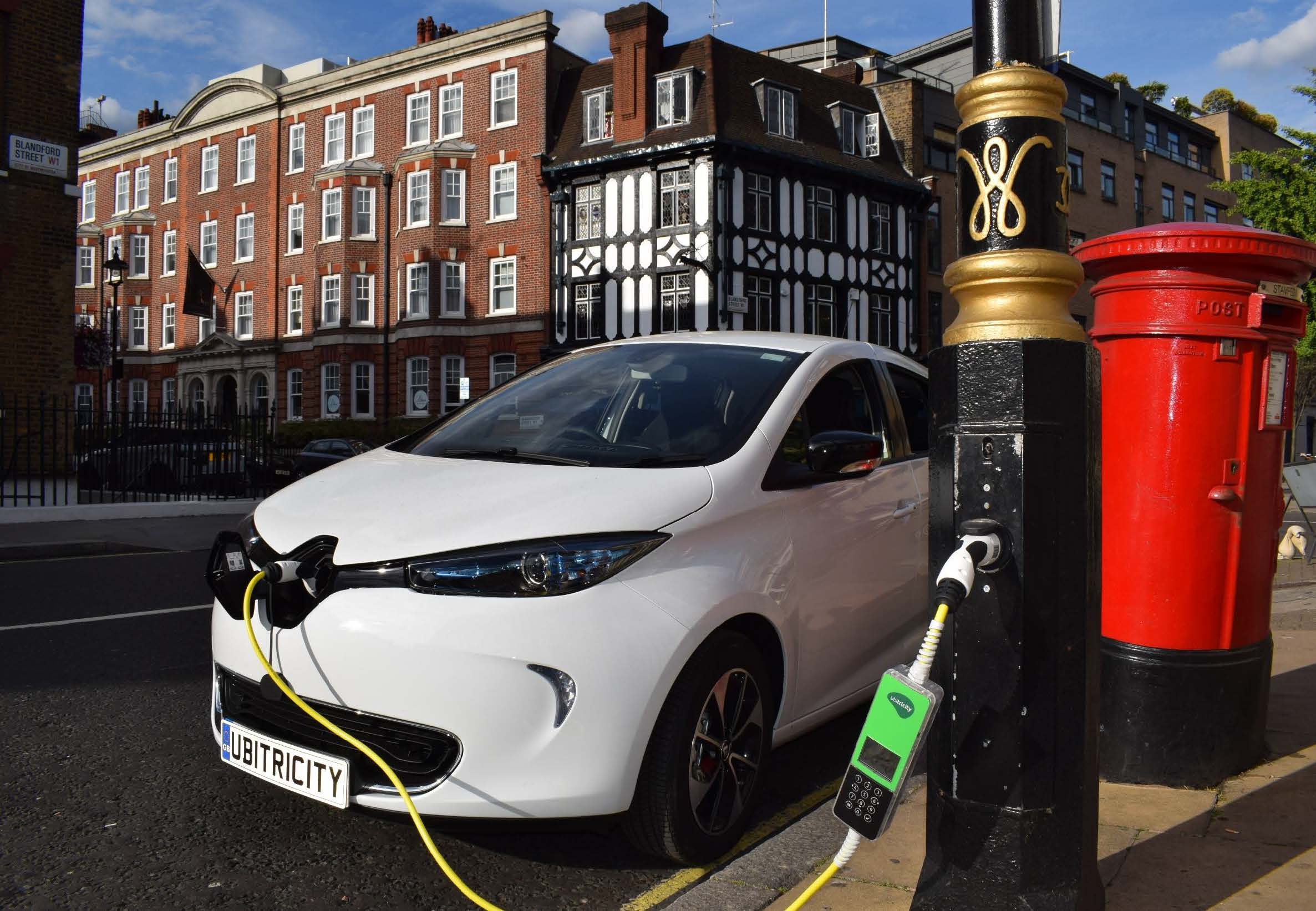 Vehicle Charging at Ubitricity Lamppost Charger London 1